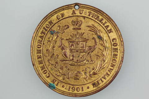 AUSTRALIAN COMMONWEALTH 1901 COMMEMORATIVE MEDAL GILDED
